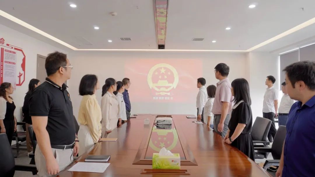 党的建设|共庆祖国74周年华诞! 湖北鑫桥集团开展“迎国庆·强信念·勇担当” 主题党日活动(图1) 图片