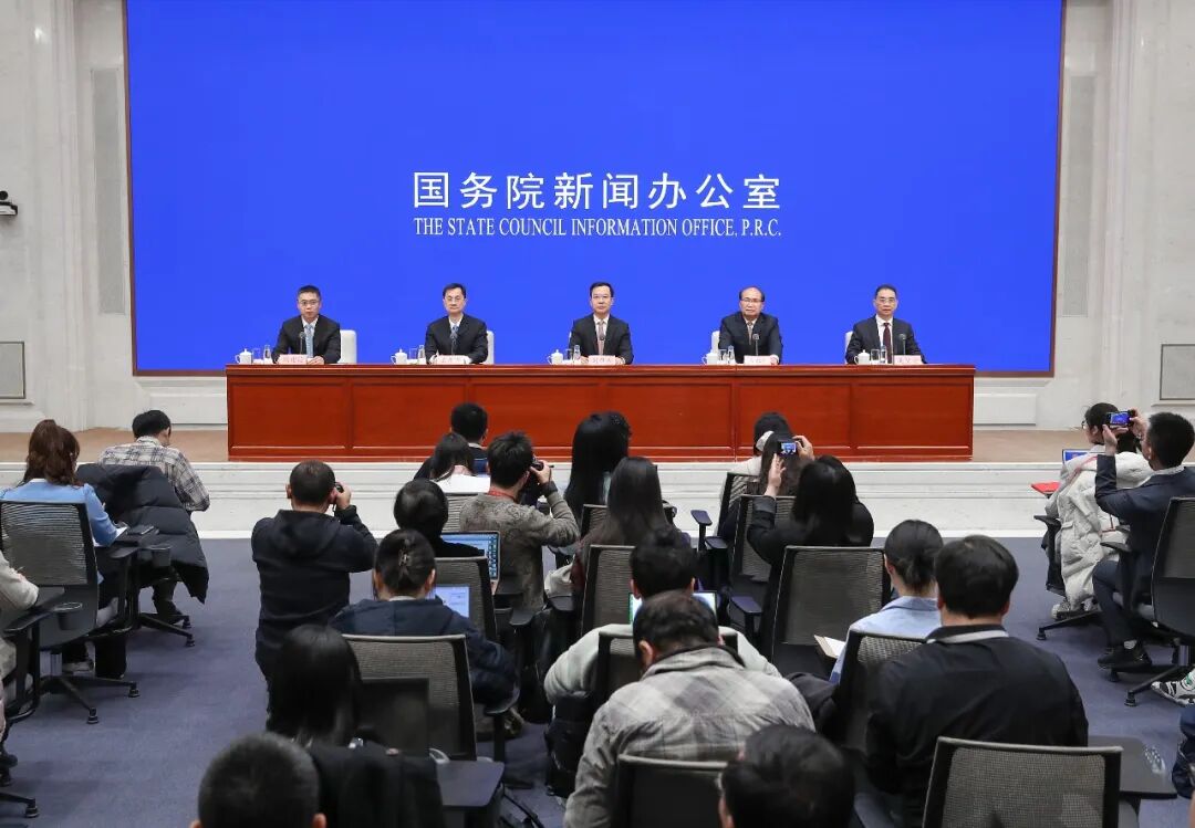 重磅官宣!全国统一数据产权登记加速落地,鑫桥数产护航政企数智突围(图1) 重磅官宣!全国统一数据产权登记加速落地,鑫桥数产护航政企数智突围(图1)